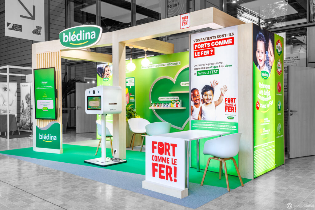 Stand menuis&eacute; Danone bl&eacute;dina pour le salon SFP (Soci&eacute;t&eacute; Fran&ccedil;aise de P&eacute;diatrie) 2025 &agrave; Lyon